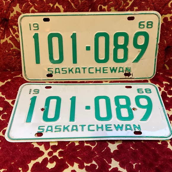 Vintage Rustic pair of 1968 Saskatchewan license Plates - Picture 1 of 13